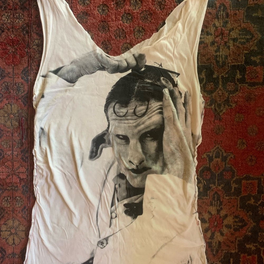 Graphic Sleeveless Top with Black and White Print BJORK